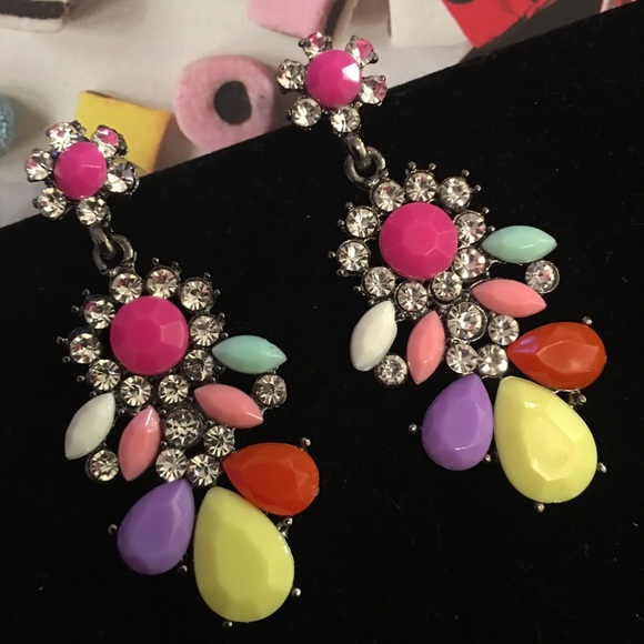 “CONFETTI” COLORFUL STATEMENT STUD EARRINGS-DROP - Picture 2 of 5